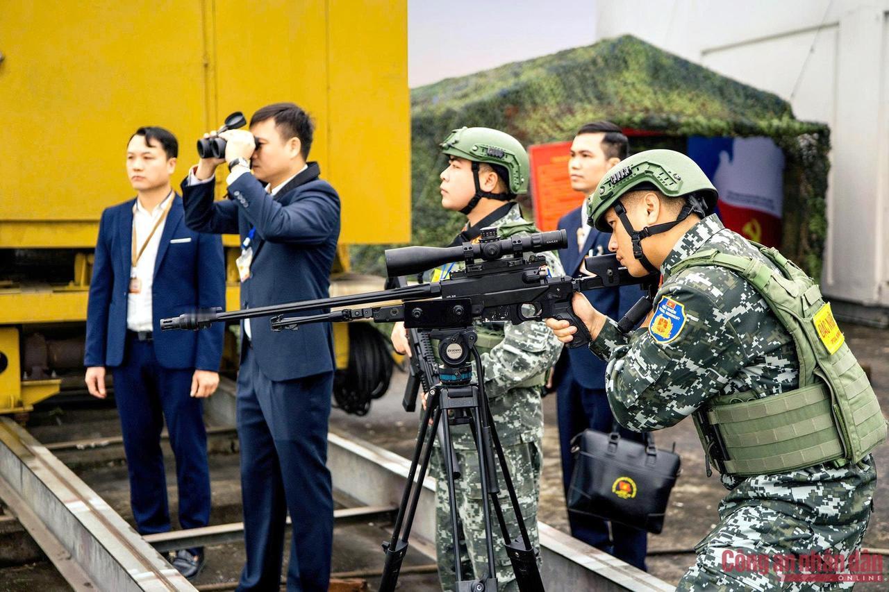 保卫越南14大的越南狙击手
瑞士布鲁加拖梅狙击步枪