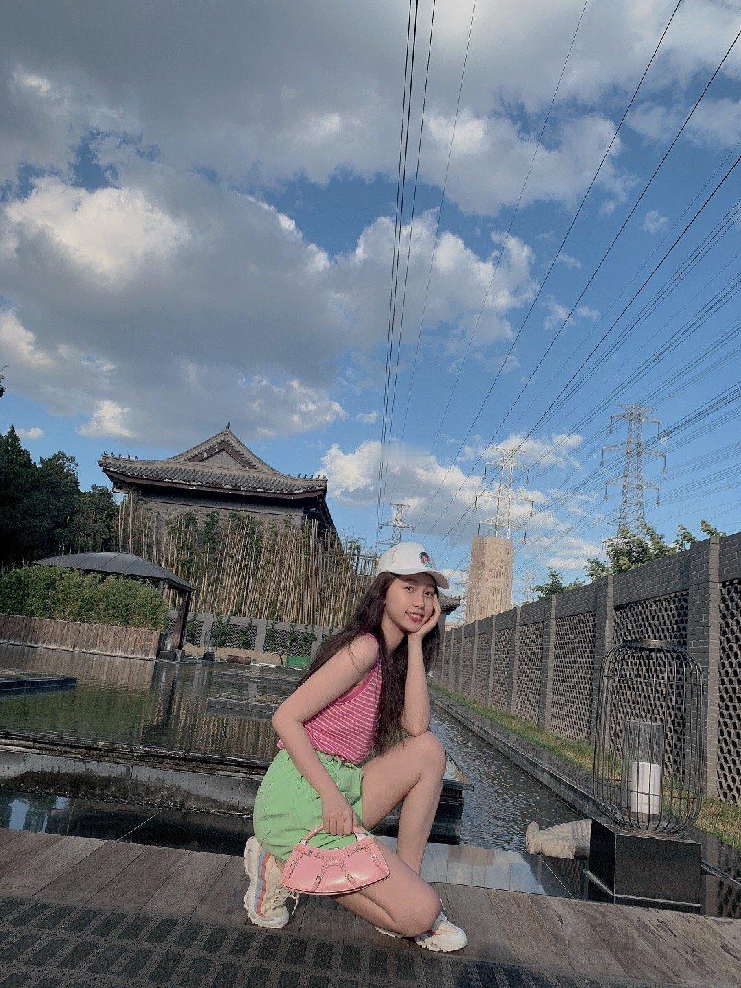 虞书欣1218生日快乐  和虞书欣的岁岁年年 日头没有辜负我们，我们也切莫辜负日