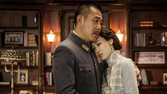 1934年，吉鸿昌被杀，他的妻子胡洪霞抵押了唯一的房产，得到8万大洋赎回了他的遗