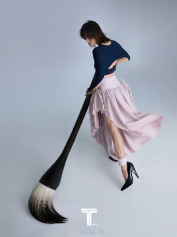 身穿时尚女装、以松弛气质诠释东方灵韵——孙俪。每日明星美图分享 今日娱乐头条是这
