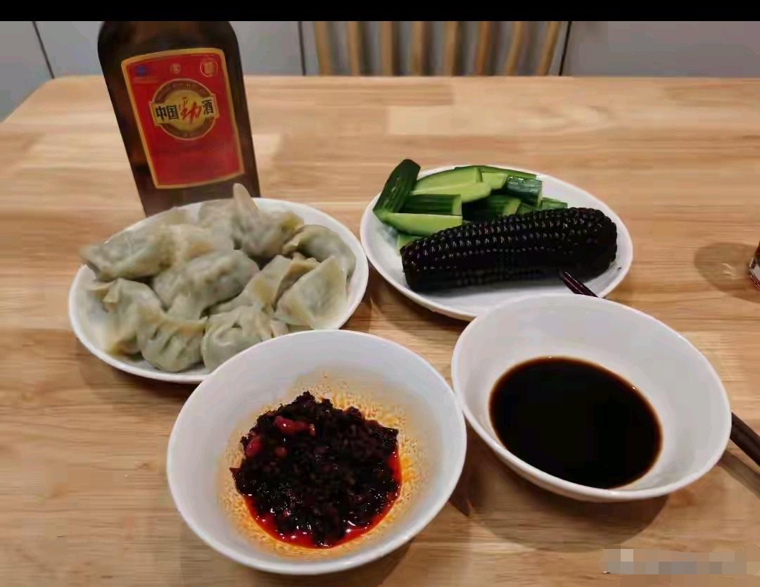 如果有机构提供一千万奖金，让你在未来30年内每天每顿都吃这样的饭，您愿意接受挑战