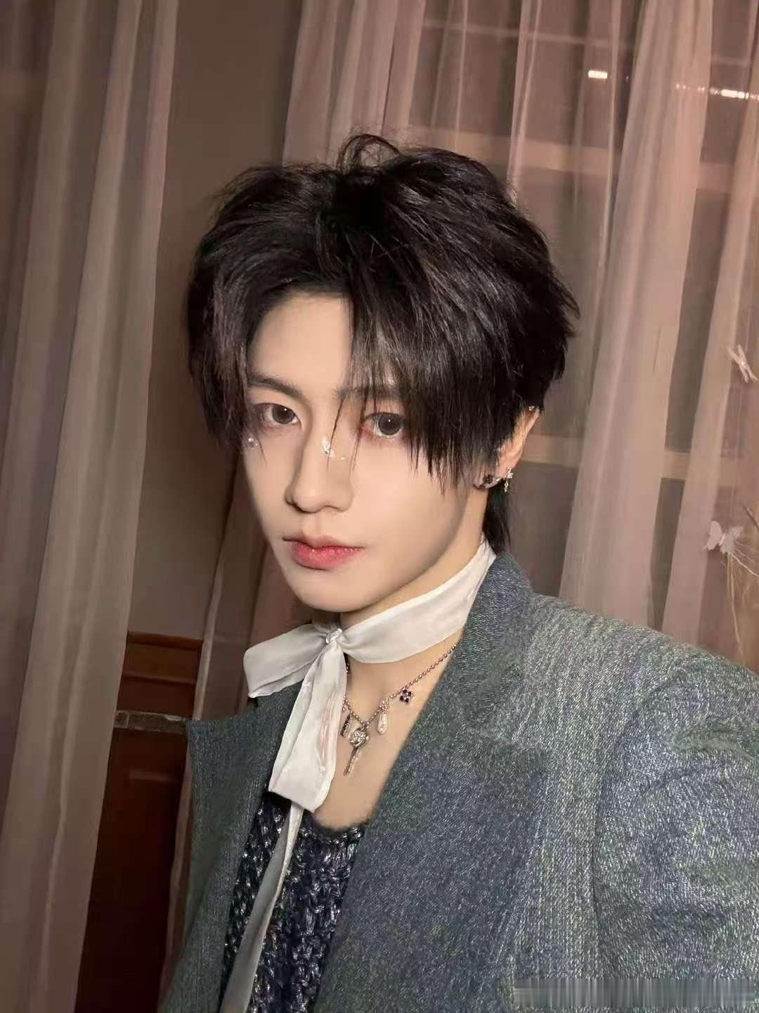 朱志鑫有一个故事要讲朱志鑫接住5岁的眼泪 朱志鑫有一个故事要讲~ 