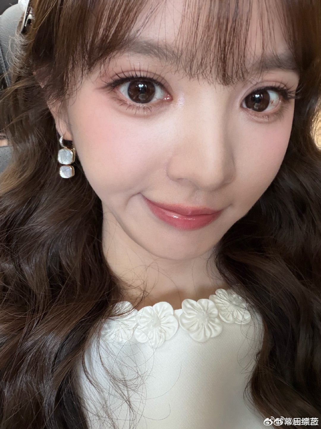 田曦薇高马尾妆造田曦薇高马尾好飒 蓬松高马尾简约又高级，田曦薇自带少年感，灵动飒