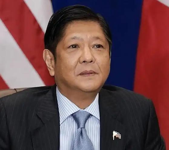 1万块钱，能买一条命吗？菲律宾总统马科斯给出了肯定答案。他亲自慰问在南海挑事受伤