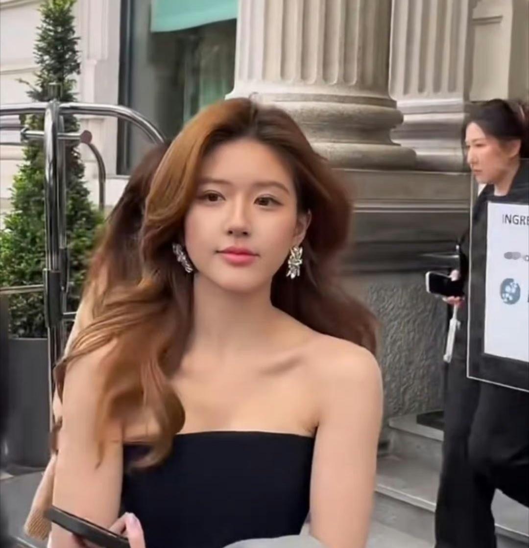 赵露思也是实现逆袭了[doge] ​​​