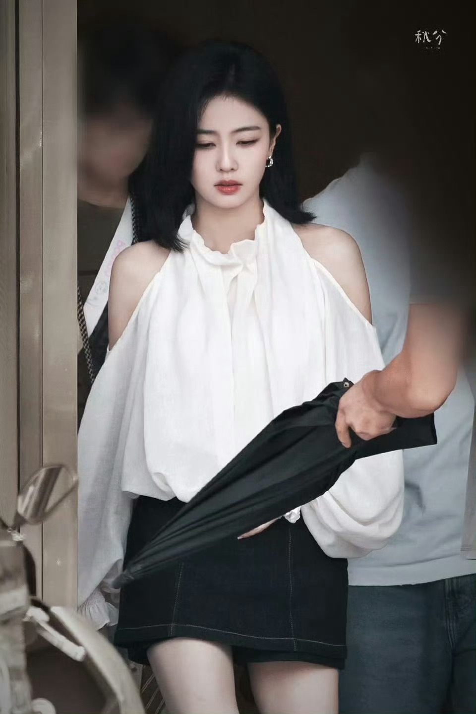我们来了国民女主是白鹿吗  芒果招商会官宣《我们来了》重启，但阵容只放了剪影和关