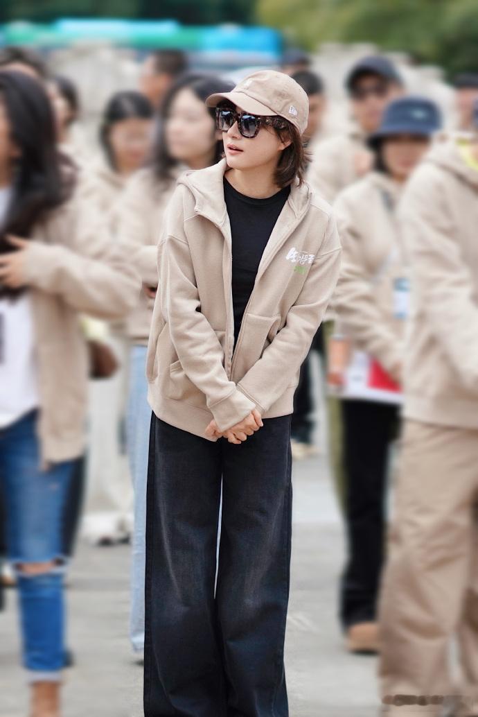 孙俪为了四个字跑了一天不愧是孙俪，看似是个可爱的片场花絮，实则是实力派的无声宣言