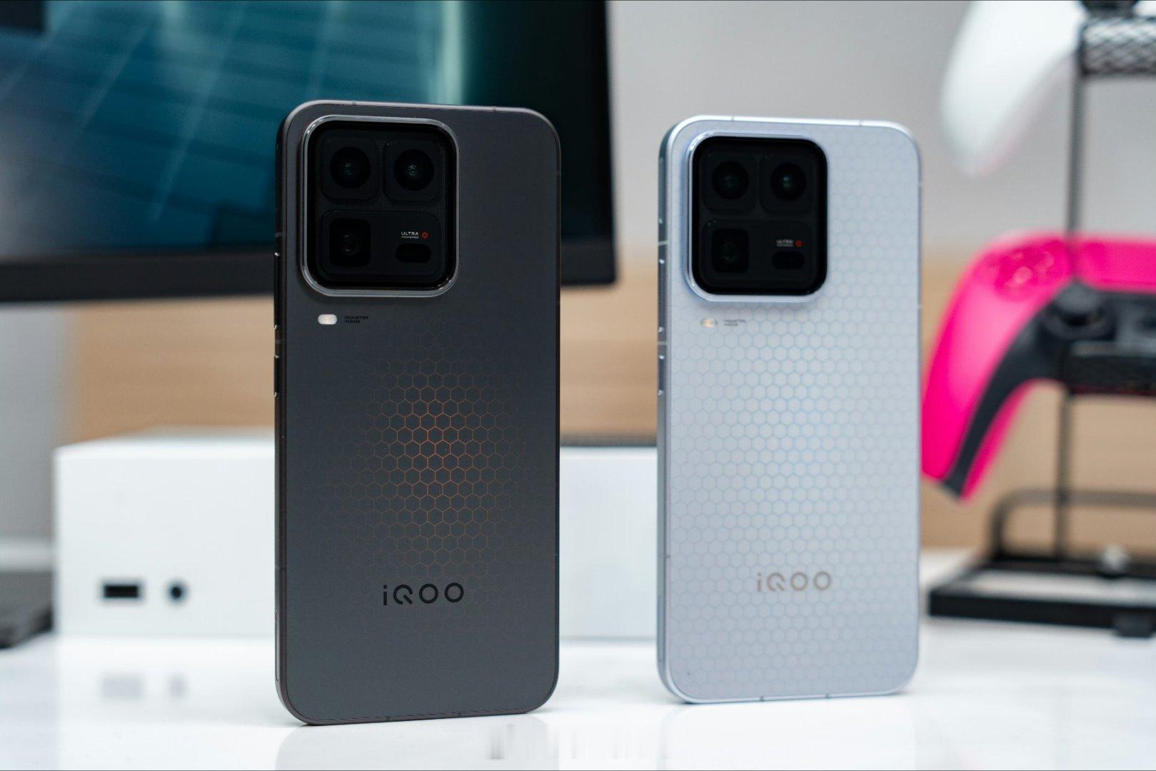 iQOO15 Ultra 深度上手iQOO15 Ultra两款配色，2077暗夜