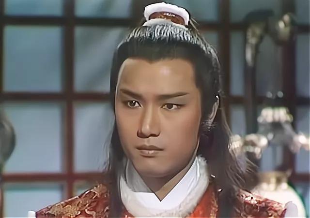 杨康多无奈啊，他哪里坏了？他们所有人都说他不应该认他的养父，可人家养父对他多好啊