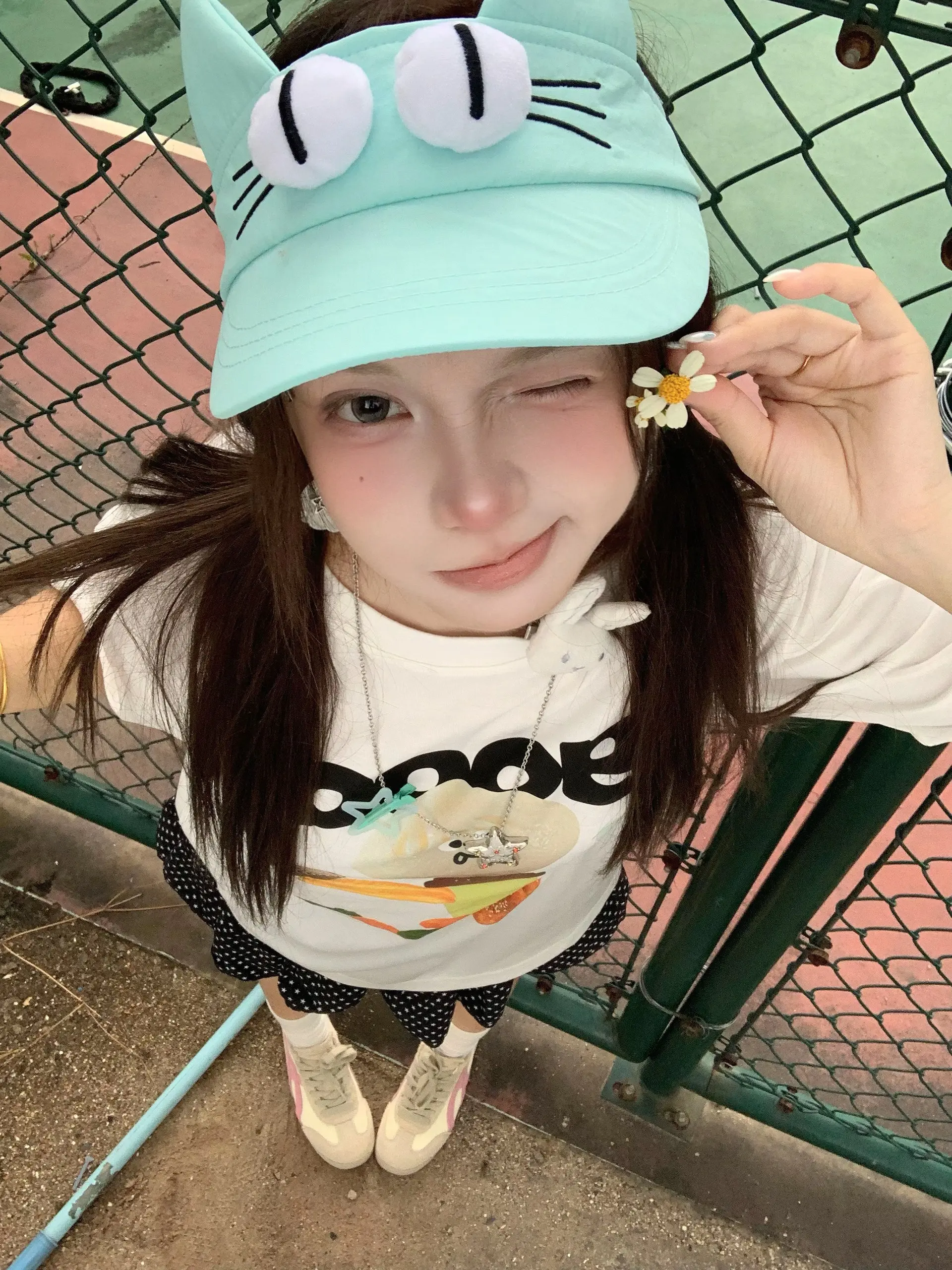 做了新美甲就要自拍呀！。