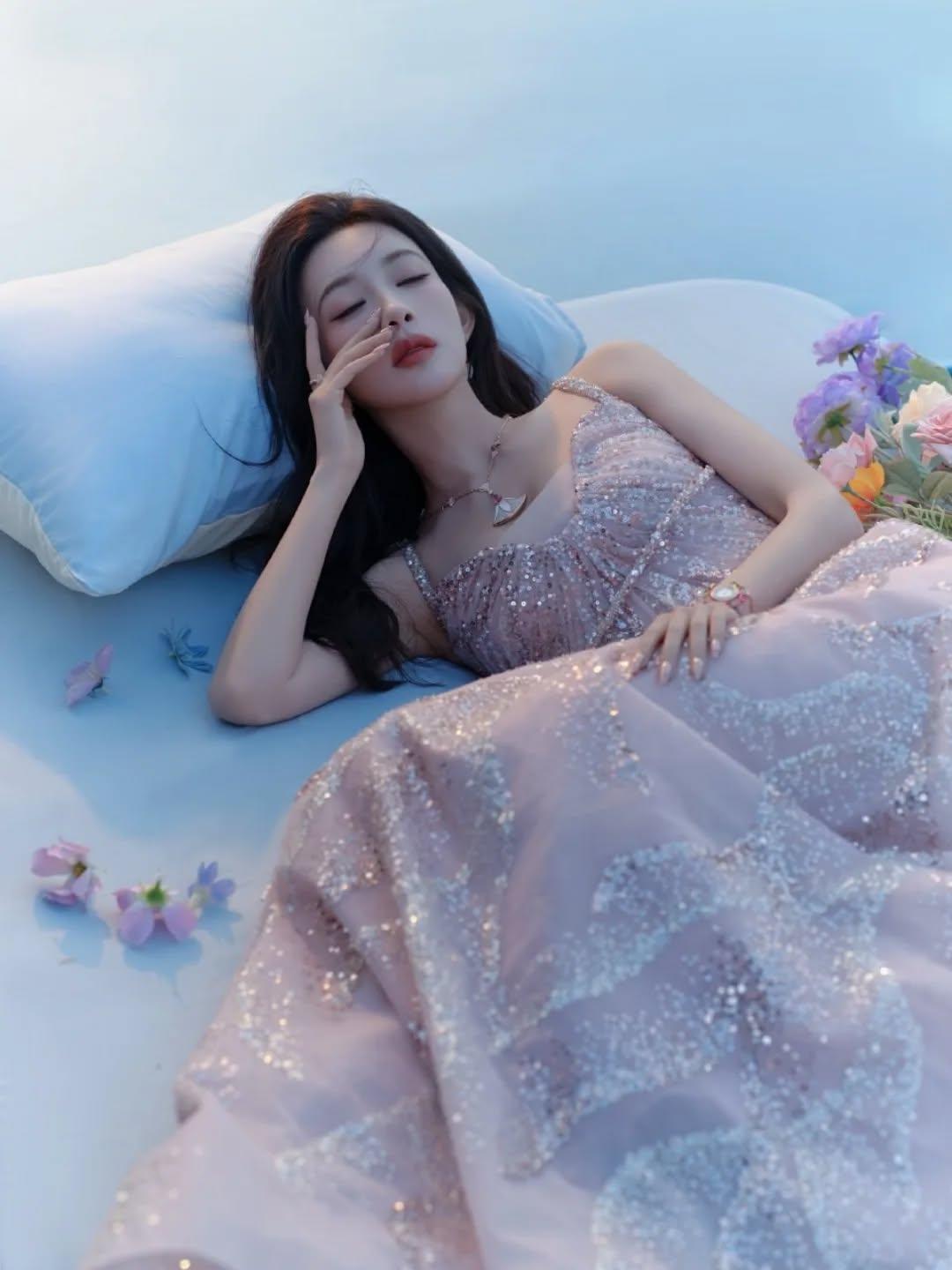 孟姐又出来营业了，对我眼睛真的很友好[酷]