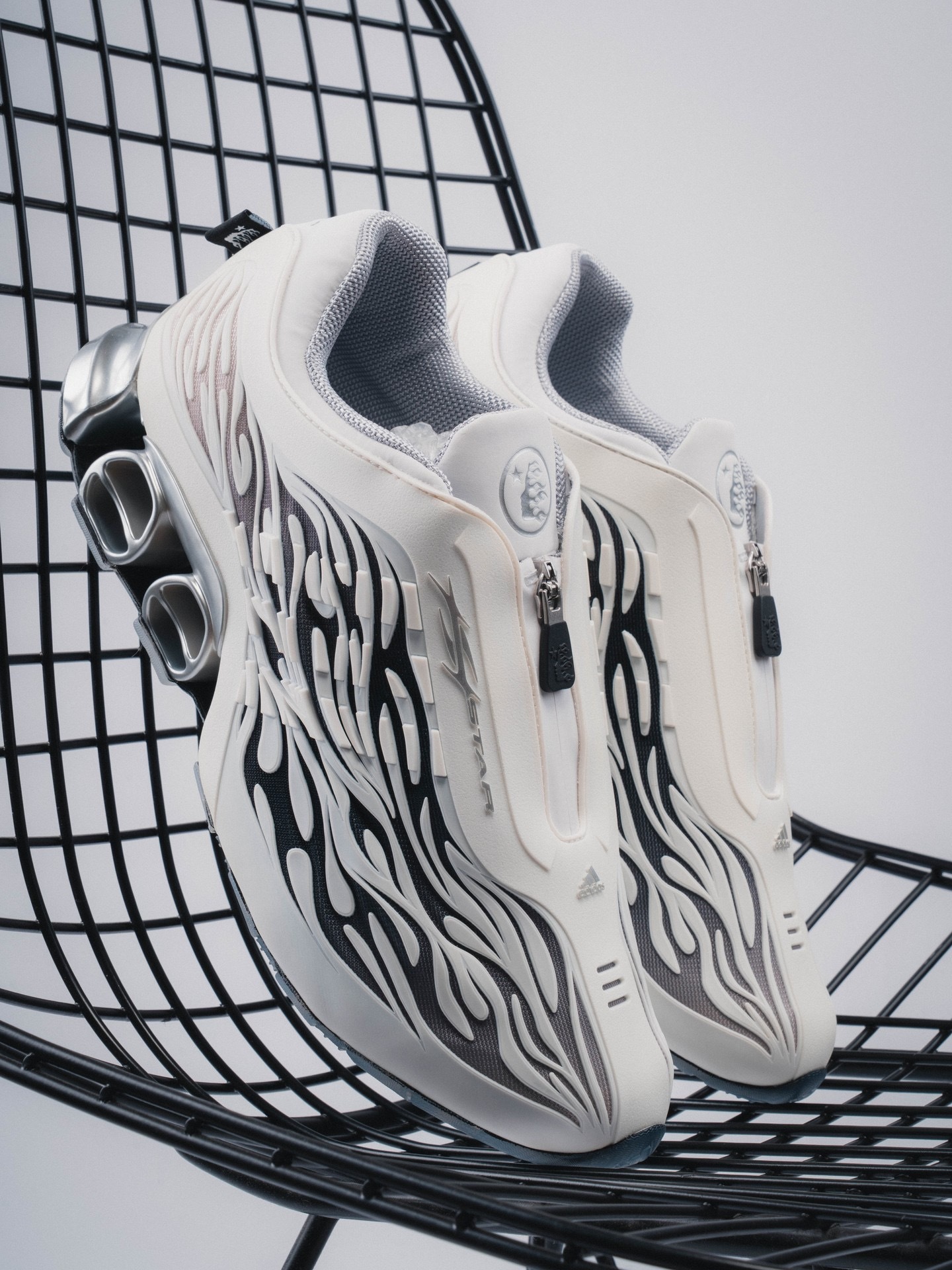 adidas Originals 与 Hellstar 推出全新联名鞋款 Meg