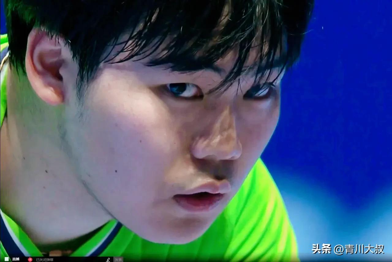 从本次世界杯来看！松岛辉空来打乒超，就是来偷艺的！

大家发现了吗？
2025年