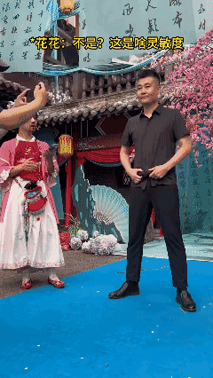 霹雳舞大叔终于去打擂台了[偷笑]