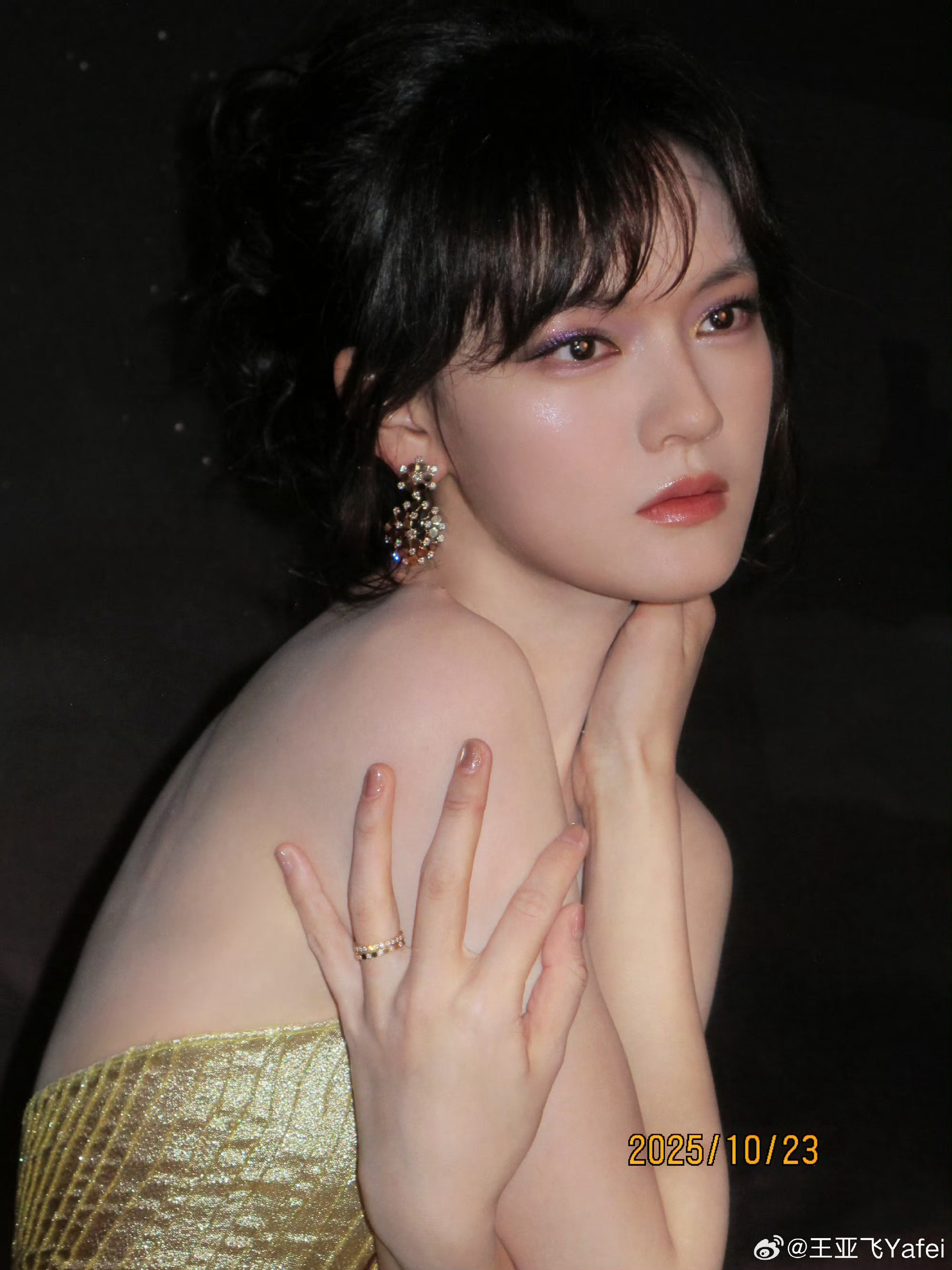 文淇VOGUE眼妆文淇这双眼也太绝了！简直是化妆师的调色盘，怎么化都不出错，每一