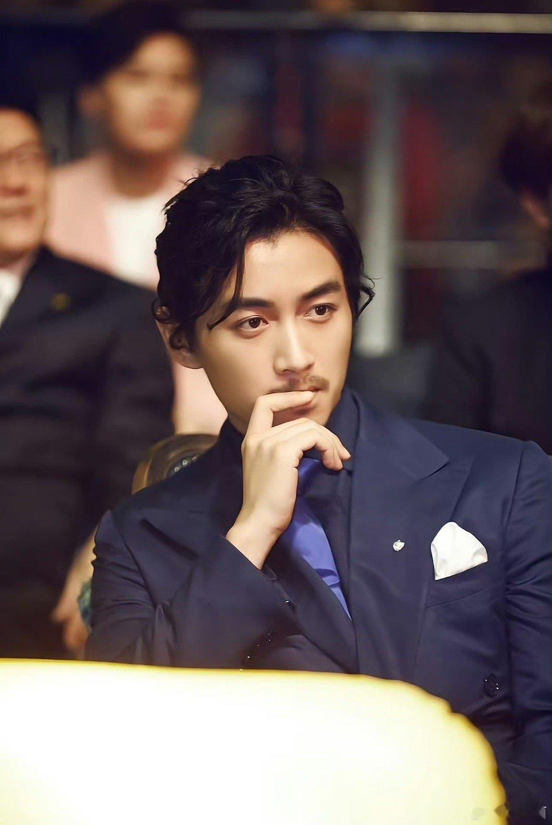 看上去更有味道 要转换跑道了 