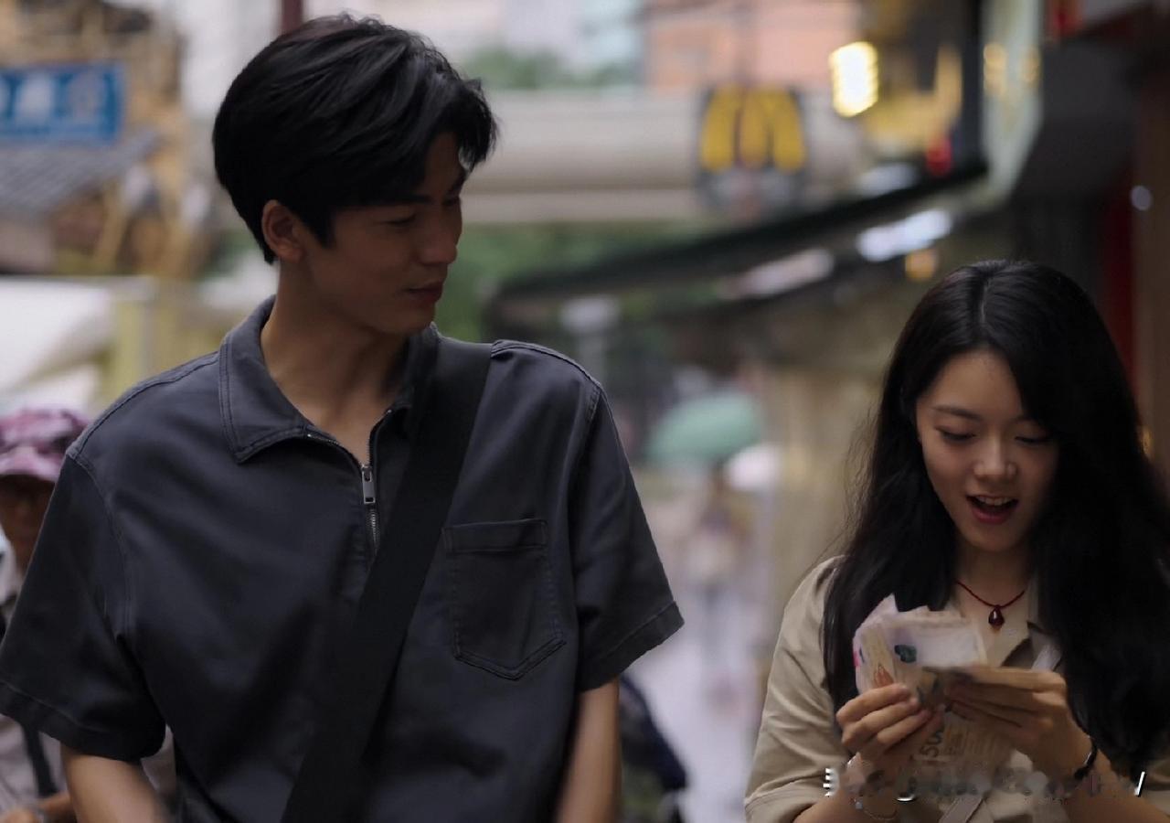 六合彩中了5个号码。
蒋峤西说:“还有两个号码没中，太可惜了。”
樱桃说:“够了