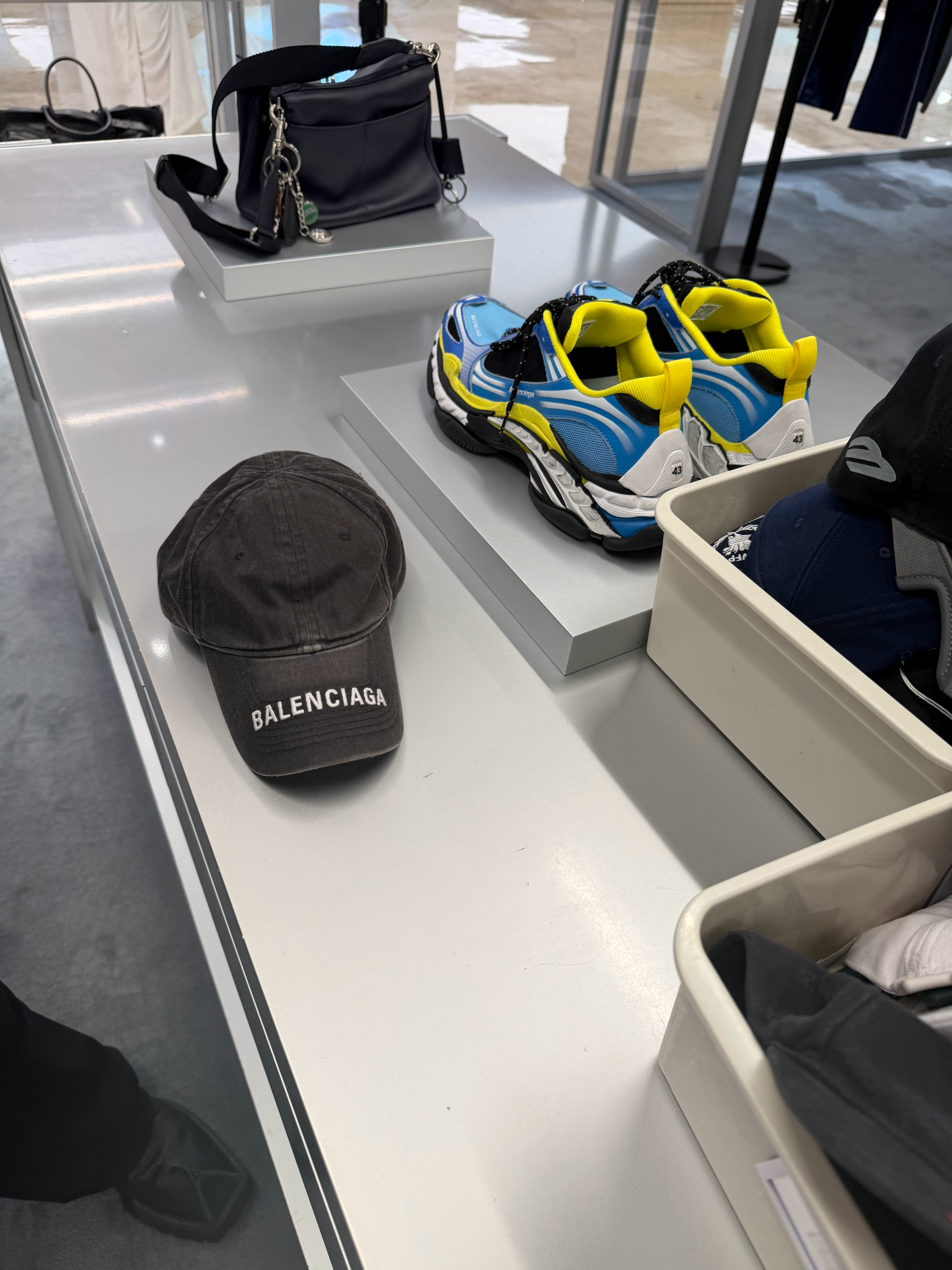 翻了记录 右🧢19年10.19购入，光荣退休！要记得多奖励自己呀～后面由你陪着