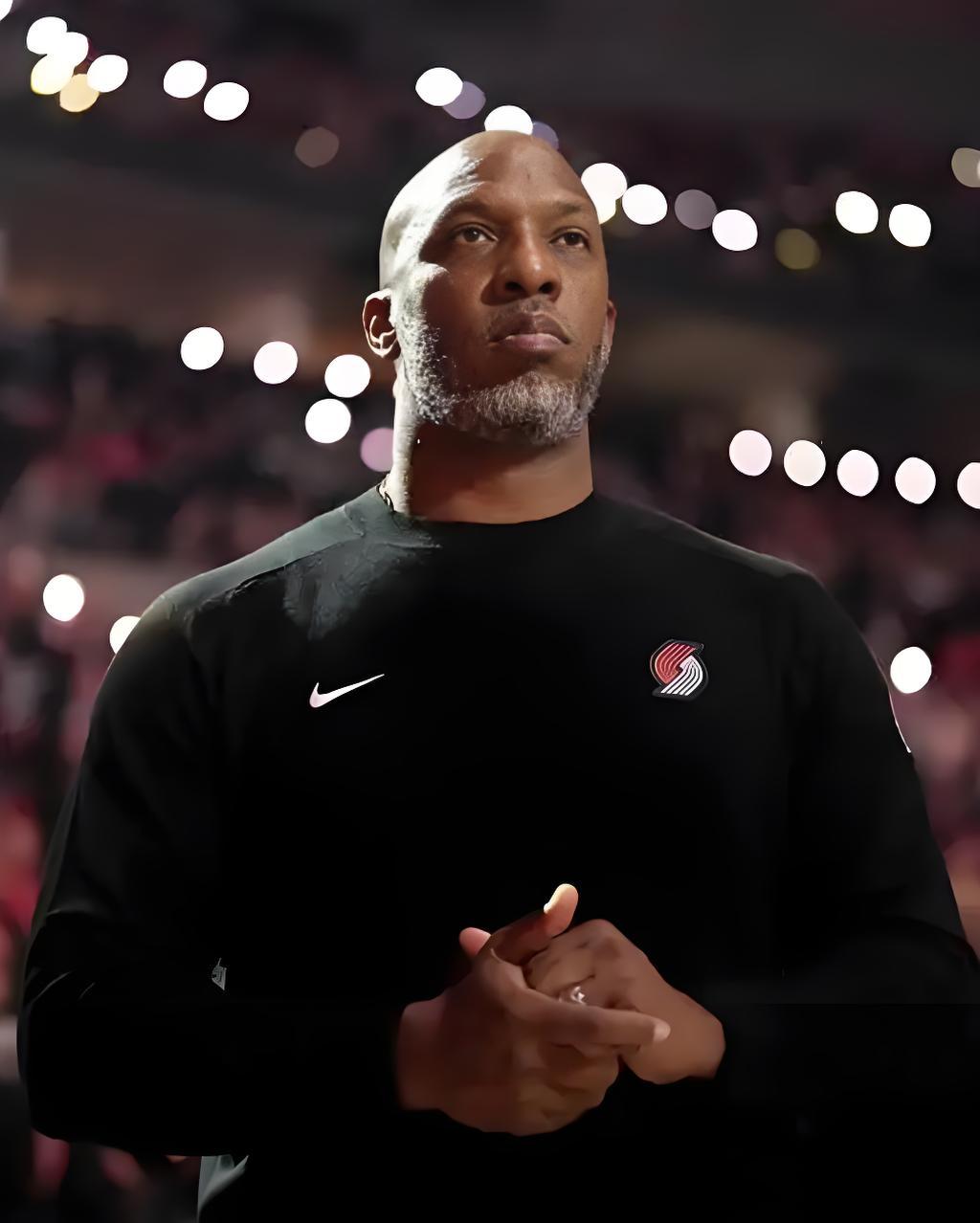 突发！开拓者主帅比卢普斯因涉嫌非法赌博遭FBI逮捕

据知名记者Shams报道，