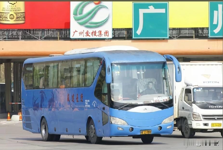 内江 四川 
省际线路:深圳、东莞、重庆等

威远，隋开皇三年（583年），置威