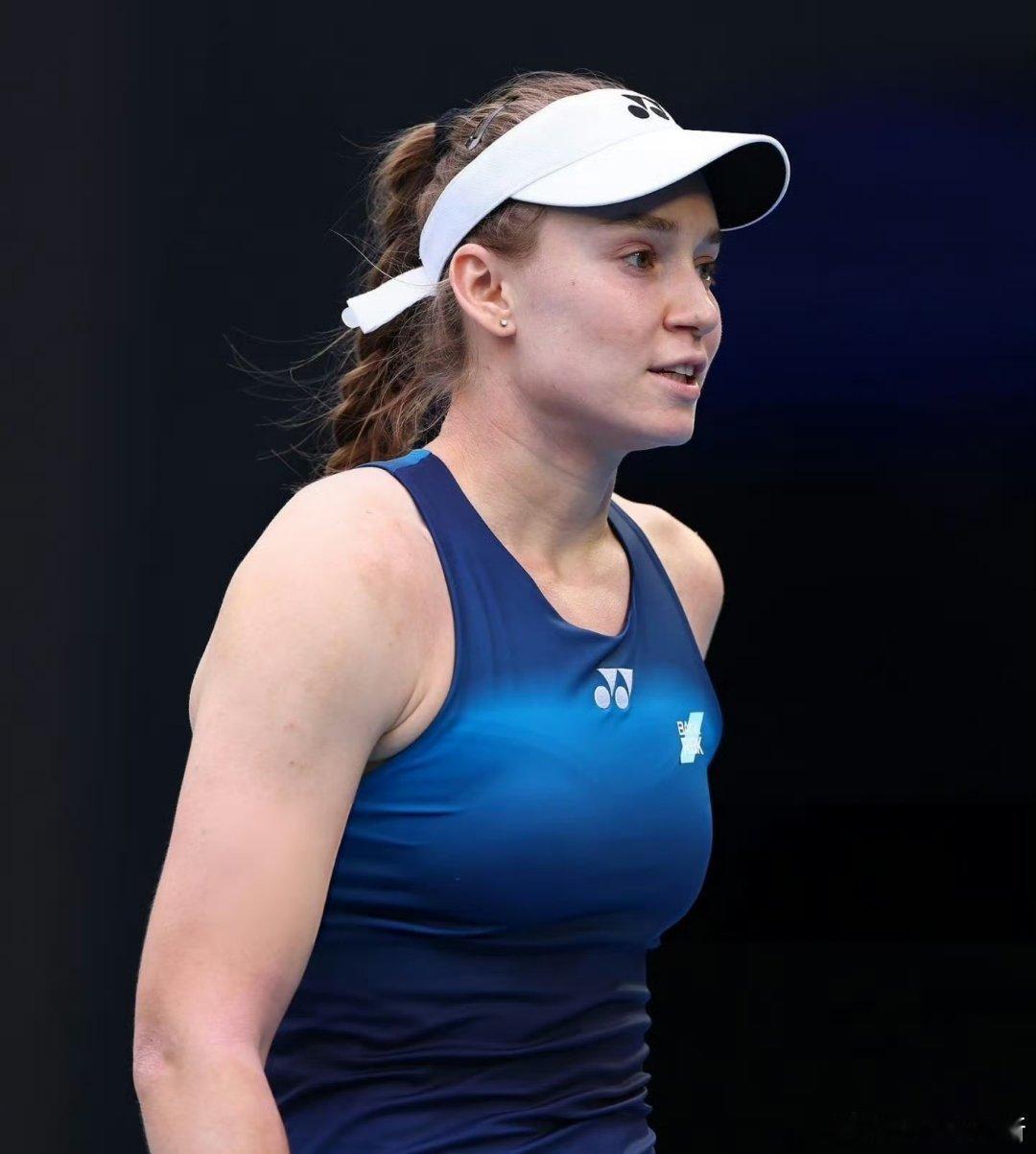 澳网2026 女单决赛莱巴金娜🇰🇿以6-4/4-6/6-4力克头号种子萨巴伦