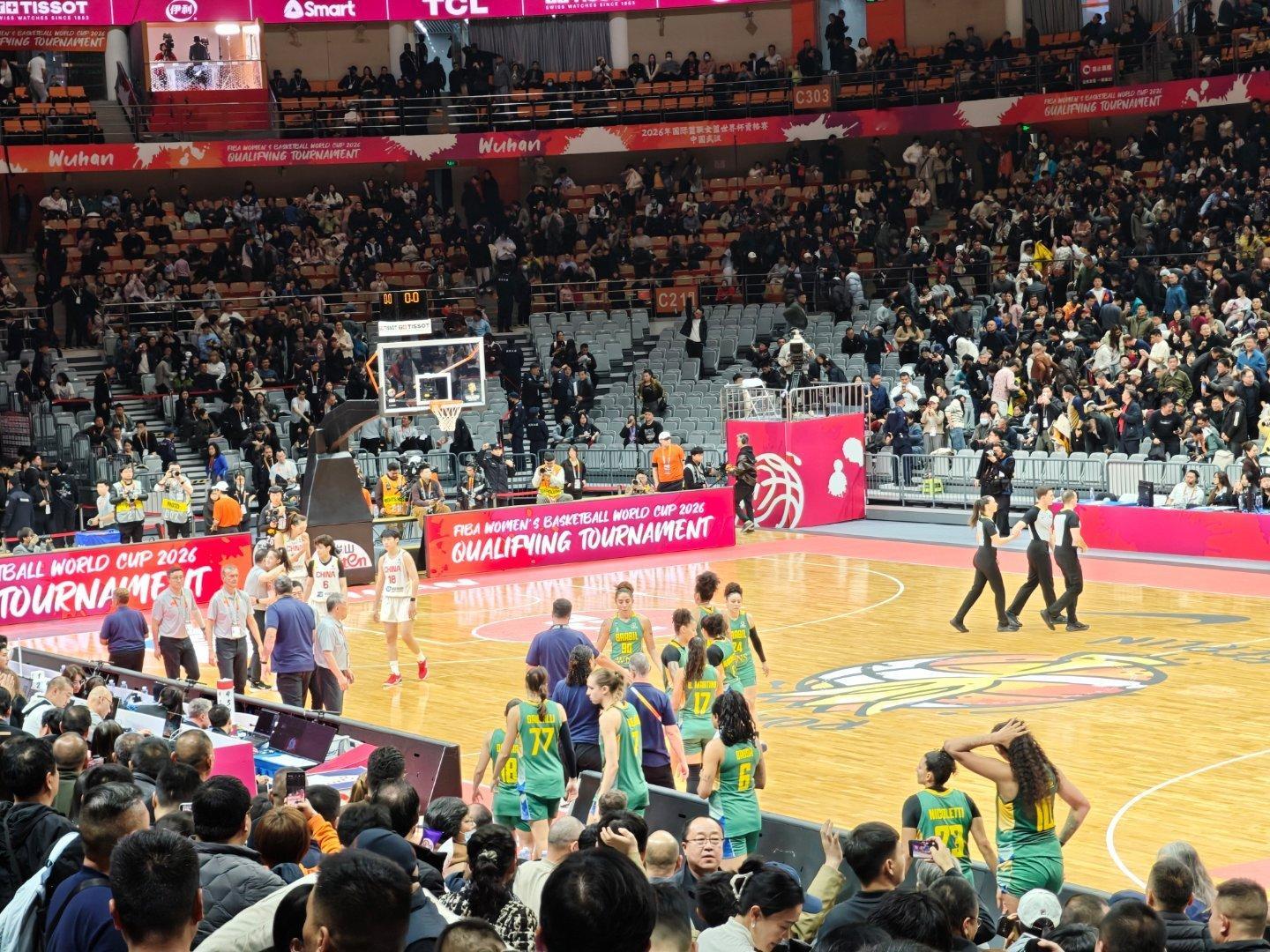 中国女篮83比71击败巴西，凭借在武汉赛区的五战四胜挺进世界杯！！！中国女篮VS