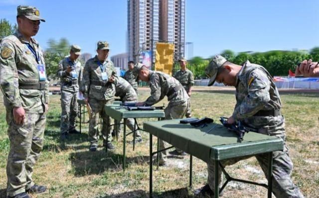 以解放军目前的实力，哪些国家有实力打败中国？不夸张的说，就是全世界一起上，也没有