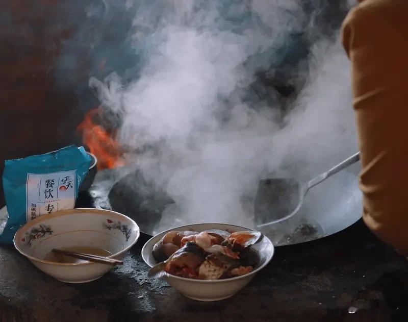 岁残年尽春还至,朝露人生何欲求?
岁残年尽春还至，
朝露人生何欲求？
膝下稚声消