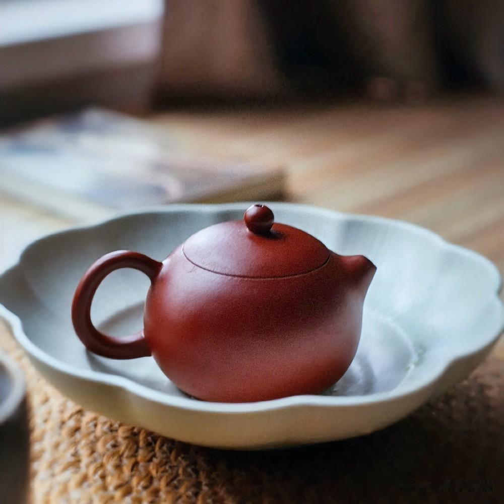 《幽茗吟·古文体》
茶烟起，浮沉转；喧渐寂，浓化淡。独坐幽篁听泉鸣，半瓯清味胜琼