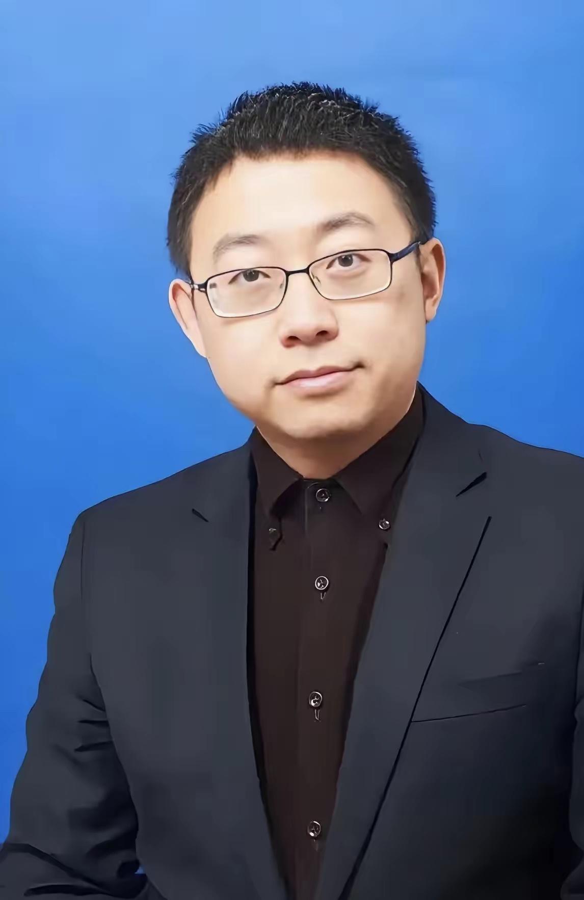 沈逸这波怒怼真的太解气！装睡的圣母们可醒醒吧，考公岗位是千军万马抢破头的香饽饽，