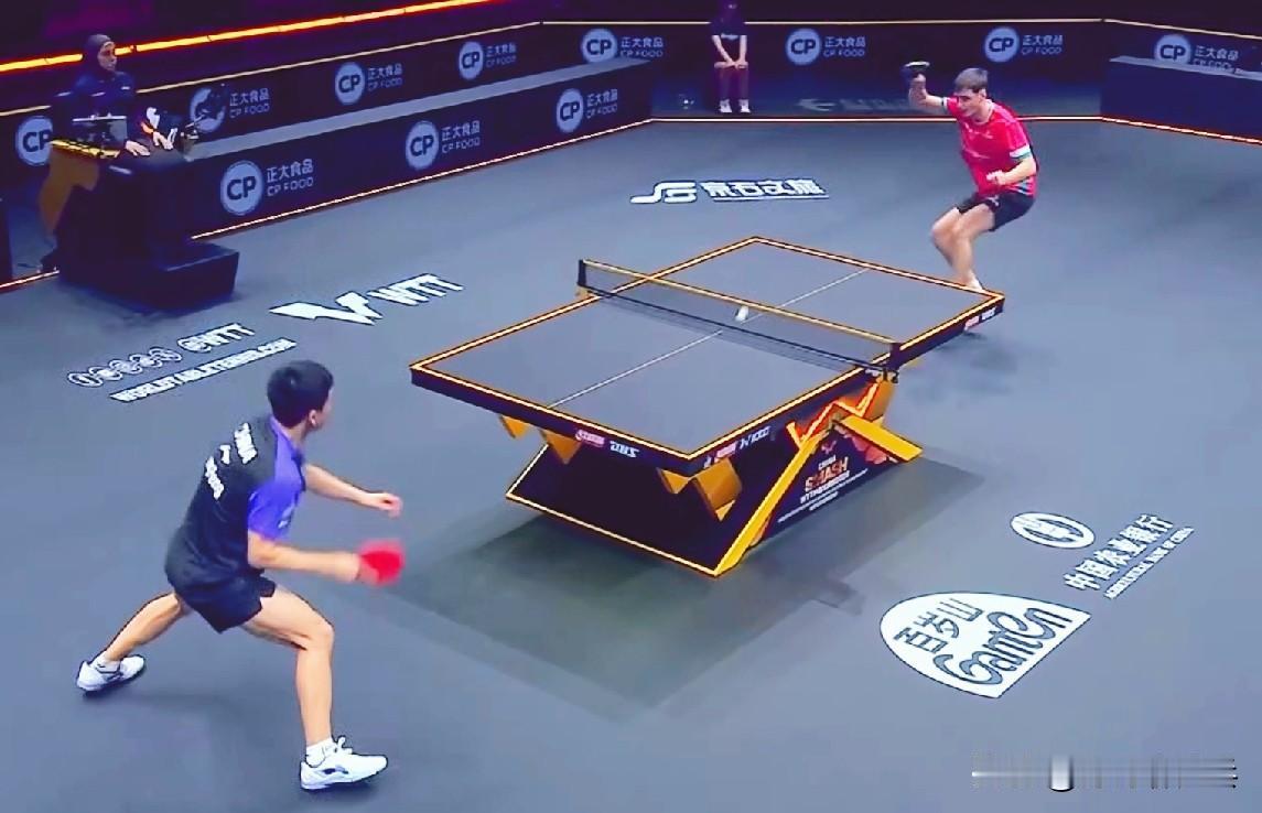 向鹏战胜了法国猛将波雷特！

第四局，2:1 领先的向鹏与对手开局打成4:4 平