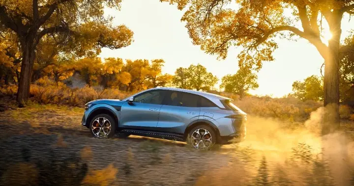 闪电快讯 ｜ 焕新极氪7X正式上市：全系标配Thor-U和激光雷达