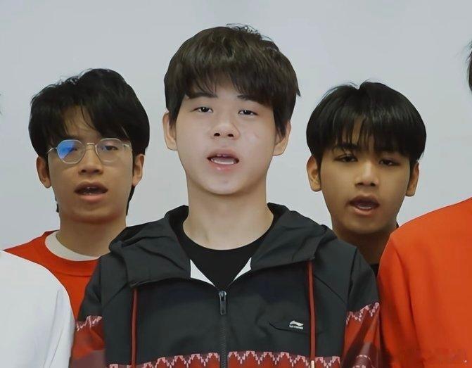 【梗图】瓜友速报 快手有两个非洲人 