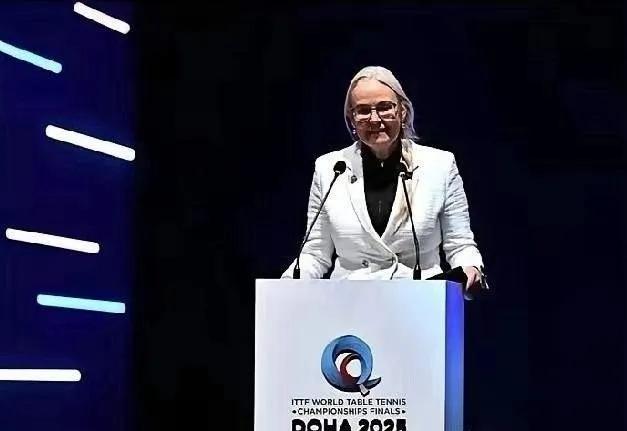 国际乒联的掌门人，索林女士，WTT的掌门人丹顿先生
满心欢喜的谈成都混合团体赛，