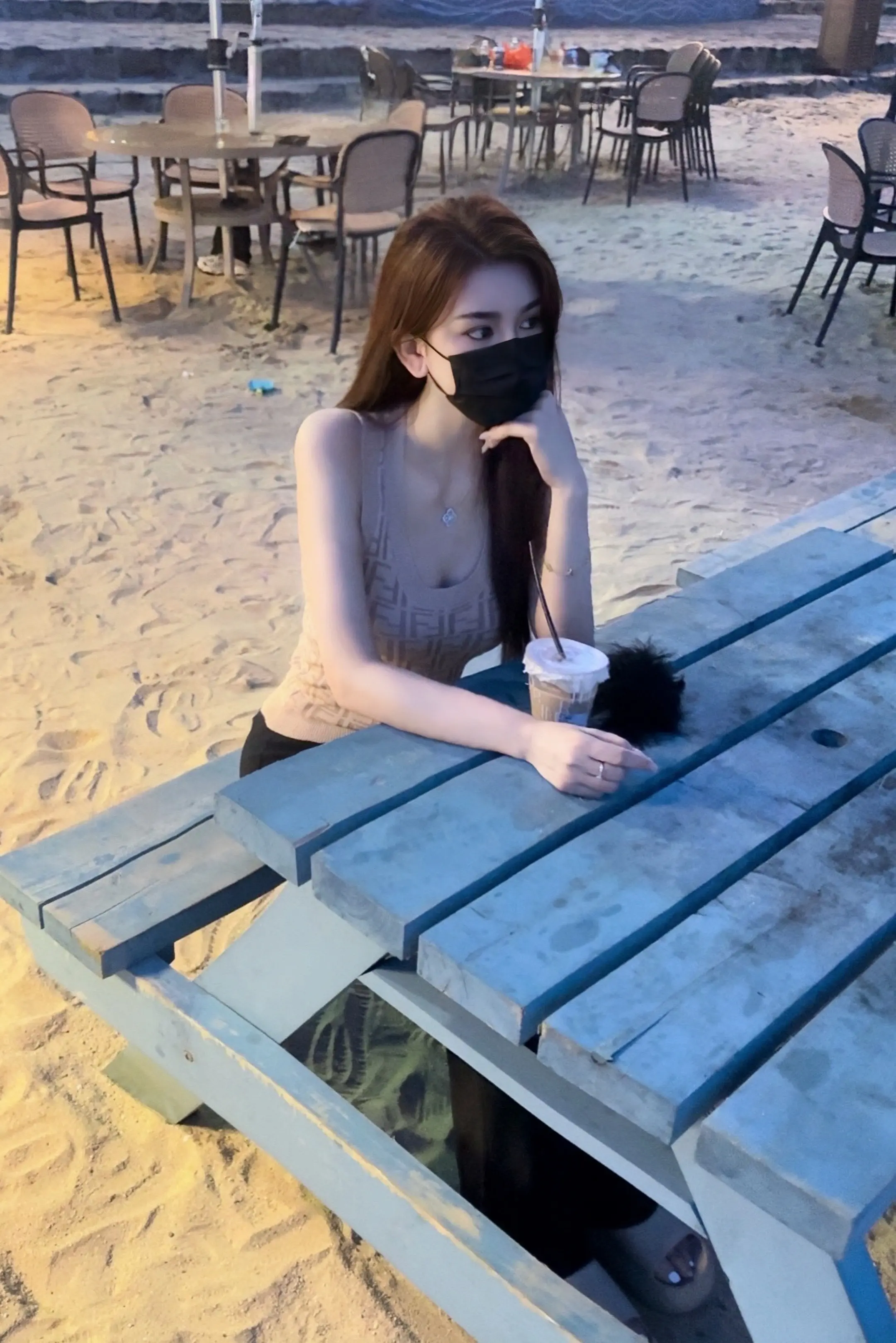 慢慢的我接受了所有 晚风吹人醒 万事藏于心