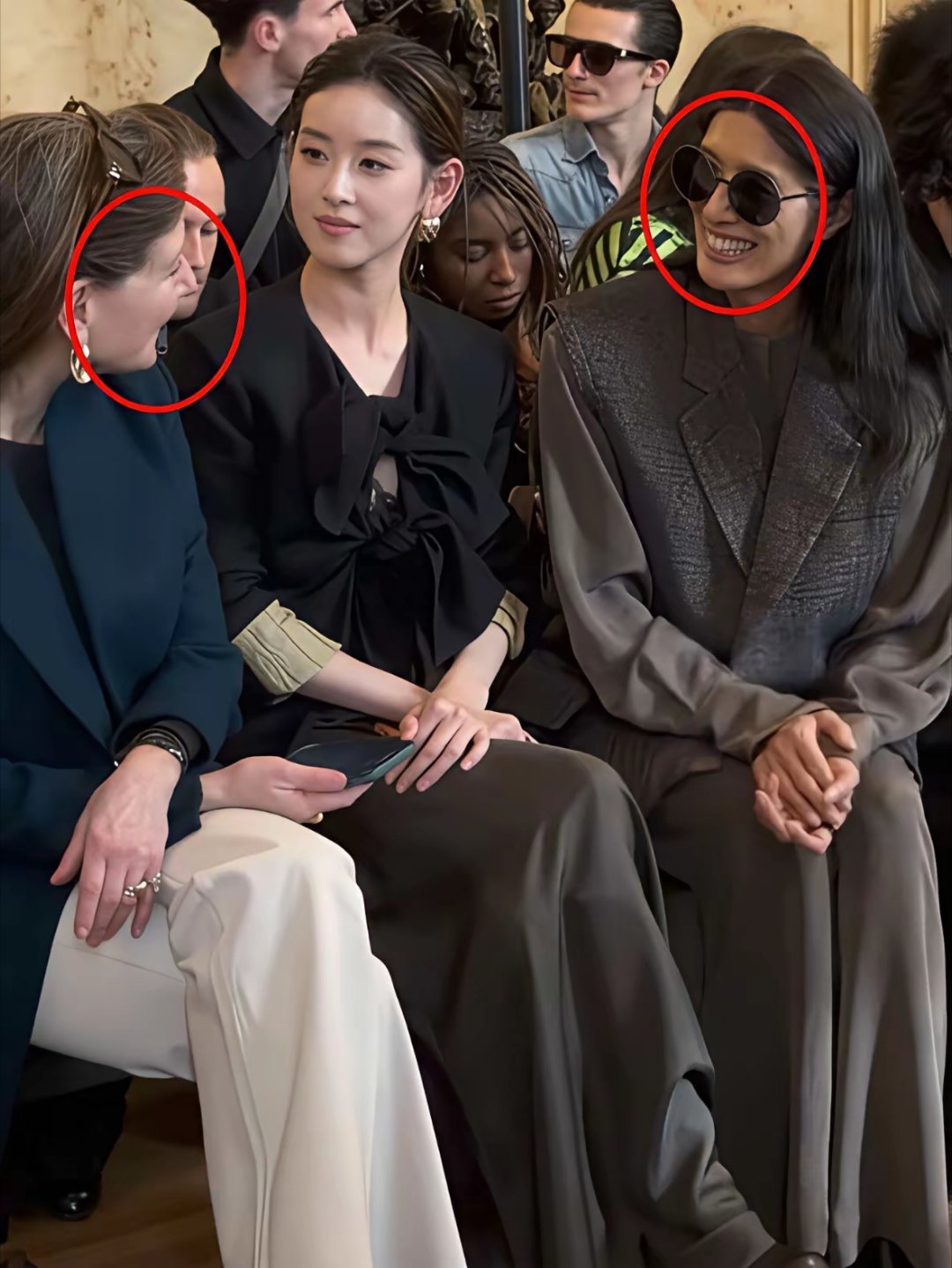 巴黎时装周上，最尴尬的一面还是出现了，估计连章泽天都没想到，明明自己已经很体面了