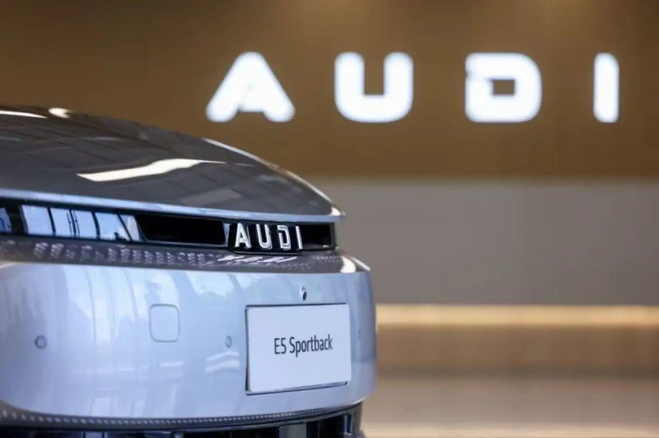 新式豪华车，认准AUDI23.59万起！奥迪E5杀疯了，新势力慌不慌？🔥

谁