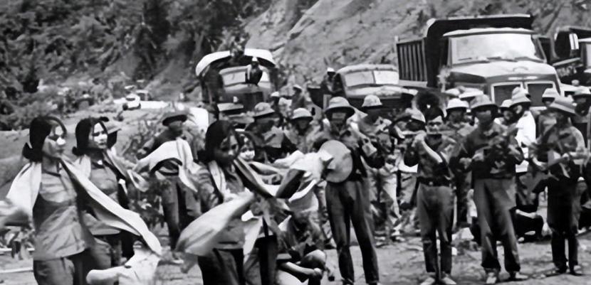 1979年200多名被俘战士归国，刚踏过边境，许世友一道军令，连指导员直接送上军