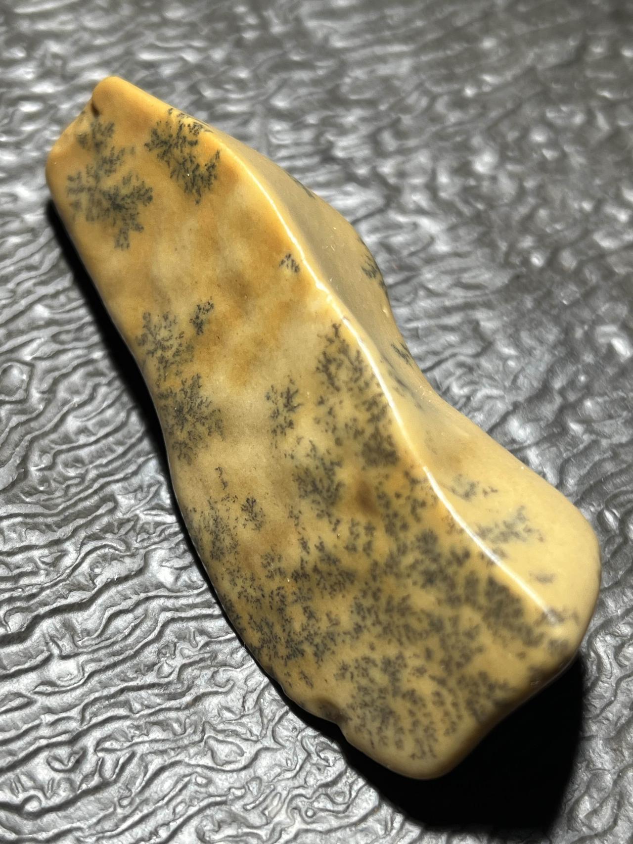 家里有没有好看的奇石分享一下新疆奇石