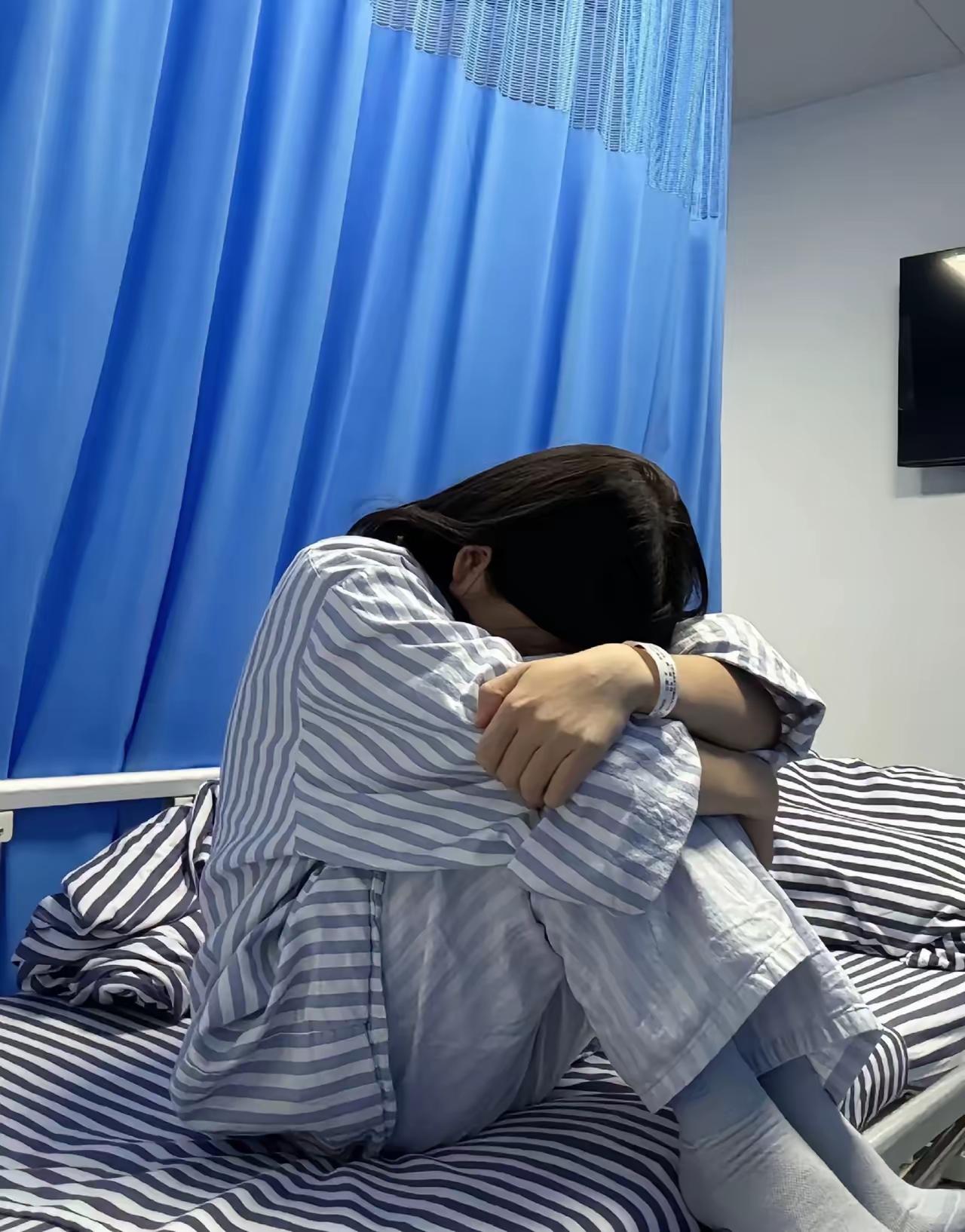 “必须严惩！河北29岁妈妈顺产被侧切，结果医生缝合时竟把直肠缝穿了！产后第三天，