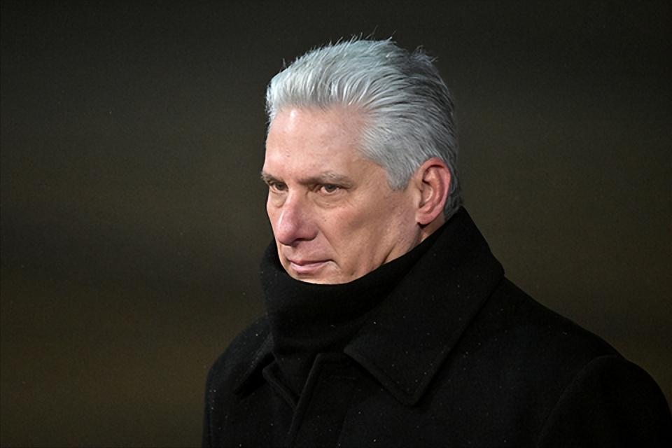 特朗普放话要“荣幸地”拿下古巴，听着挺猛，可真动手美国自己也得掂量。
古巴这地方