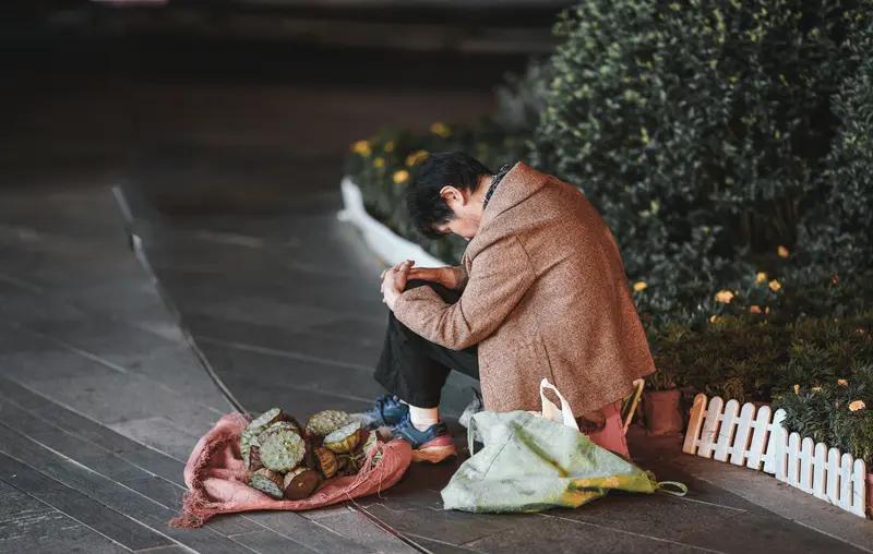 同时，普通人很难获取到优质的商业资源和信息。很多时候，商机往往掌握在少数人手中，