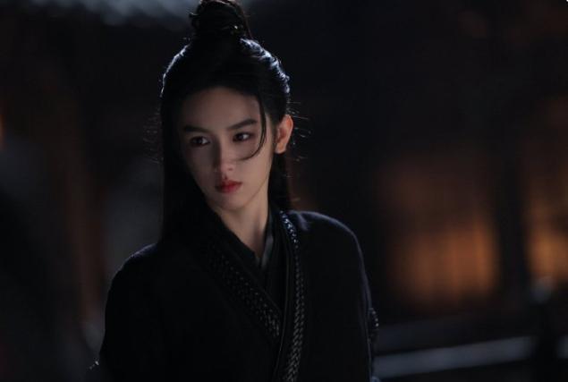 周也演的女将军确实不大行
很多人拿赵丽颖的《楚乔传》来比较，其实赵丽颖演《楚乔传