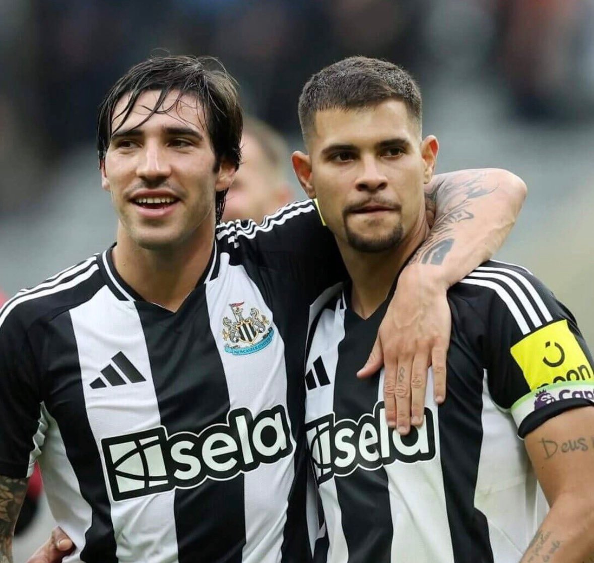 里奥·费迪南德：托纳利和吉马良斯会是我首选的两个人吗？可能不是。我必须跟你实话实