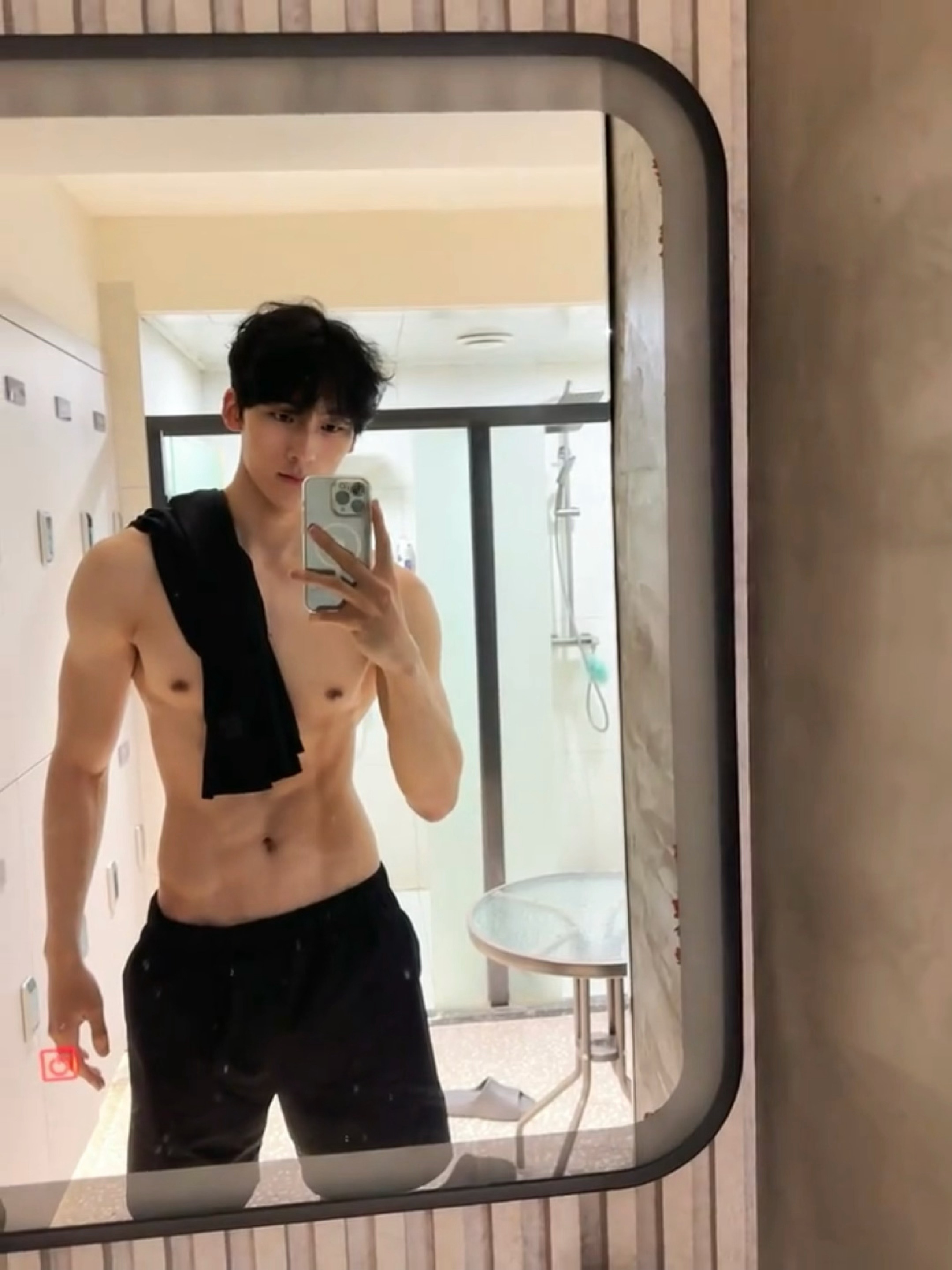 🤳 