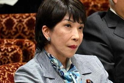 高市早苗在国际上屡屡吃瘪，说白了就是缺乏大格局。在军事观察家眼里，她那种“碰瓷”