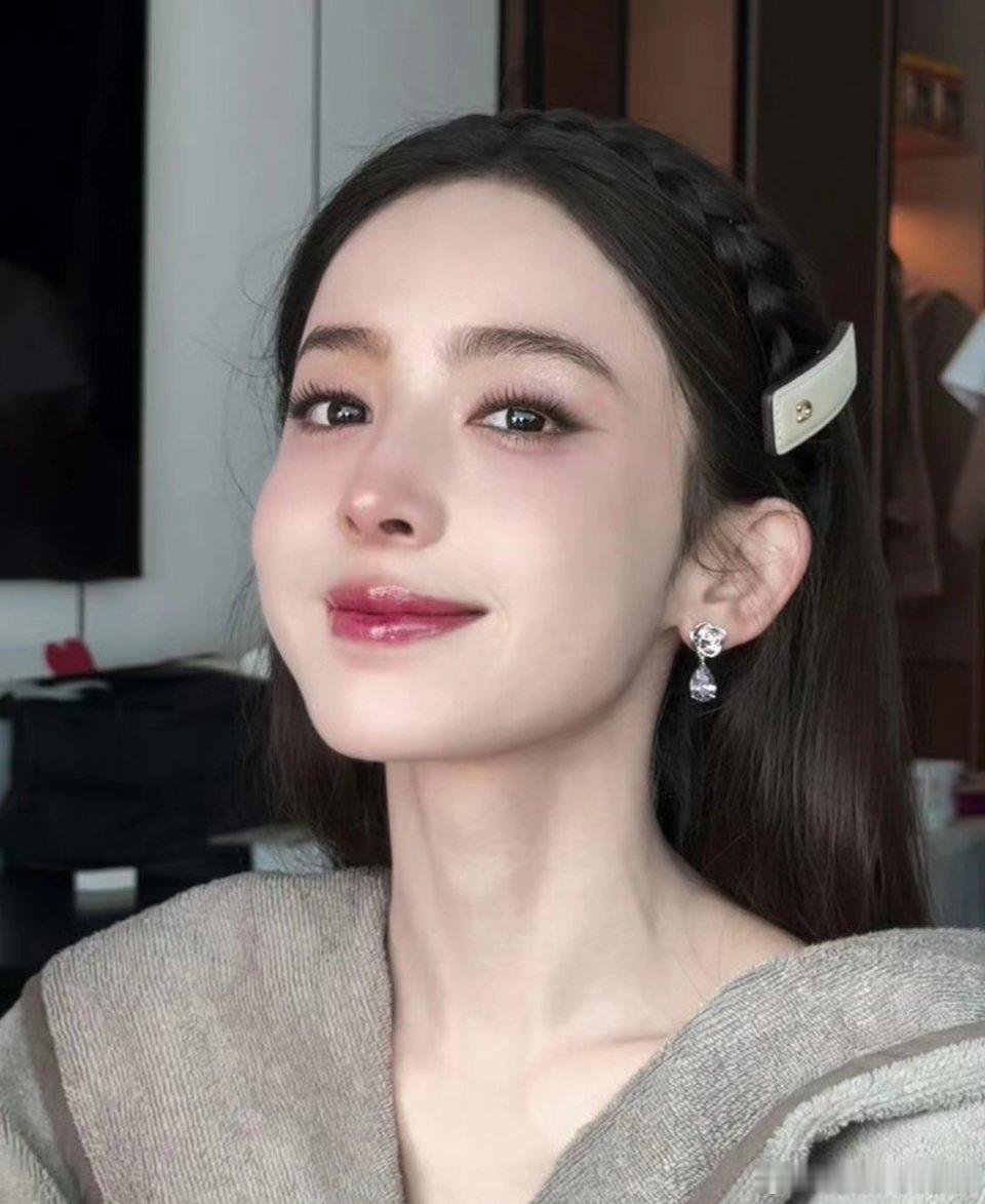 娜扎最擅长的事情就是live直出 ​​​