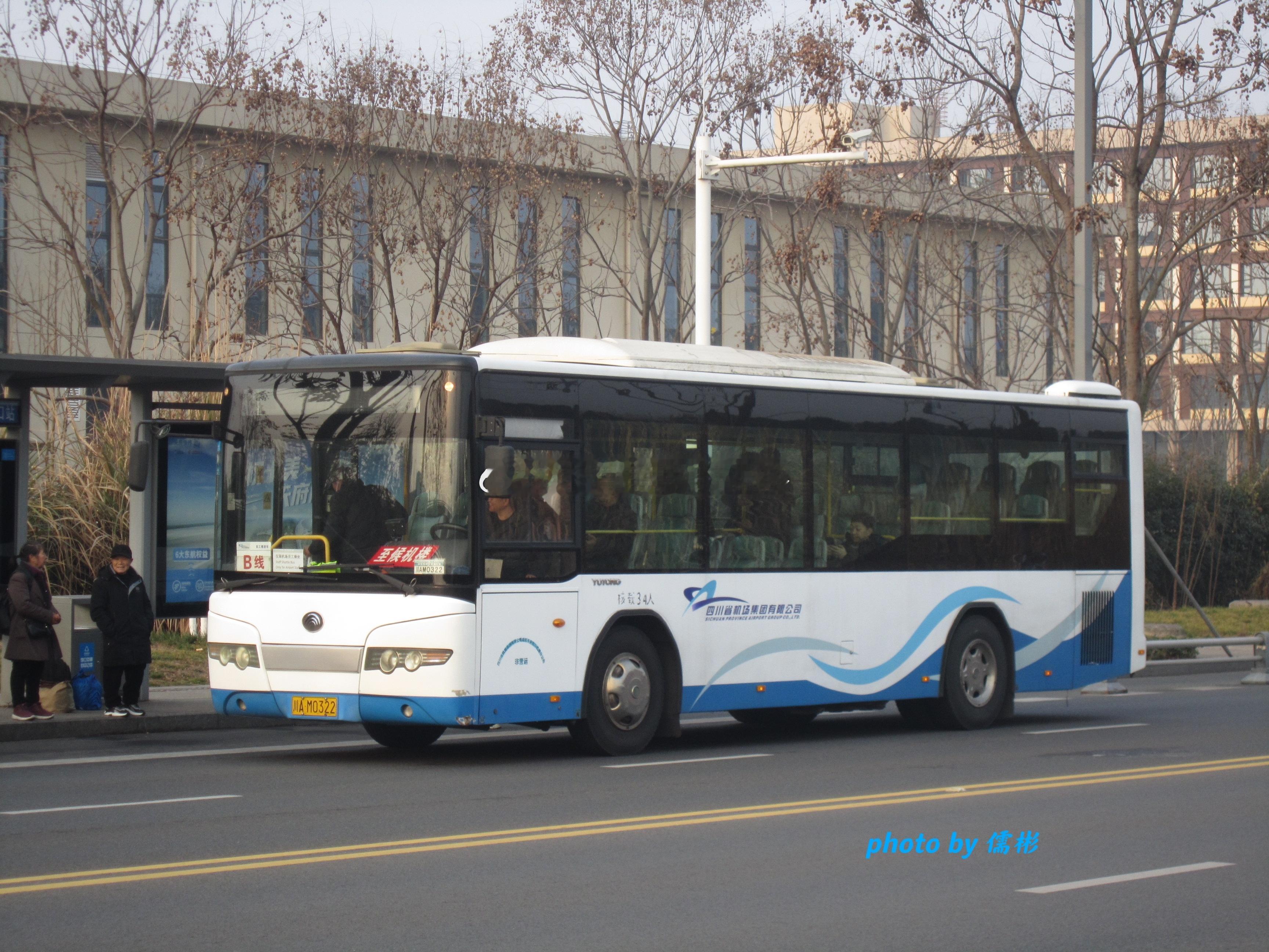 第一次来四川咯其实是来成都出差的，由于落地天府机场离市区比较远，就现在附近拍一拍