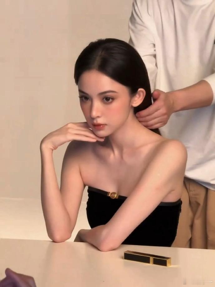 娜扎这才叫顶级美女 女娲造人时绝对对娜扎格外用心！这才叫顶级美女，这么多年不炒作