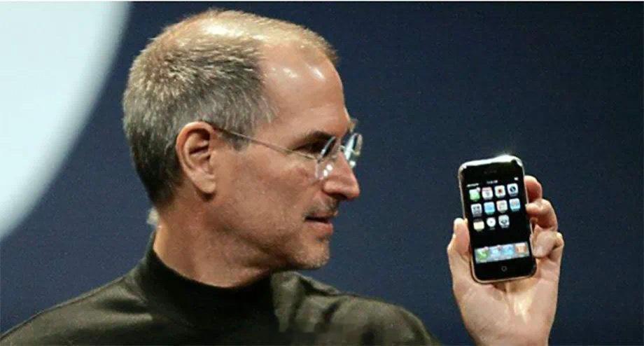 苹果20周年，也就是2027年的时候，iPhone19恐怕就是这个全玻璃手机了！